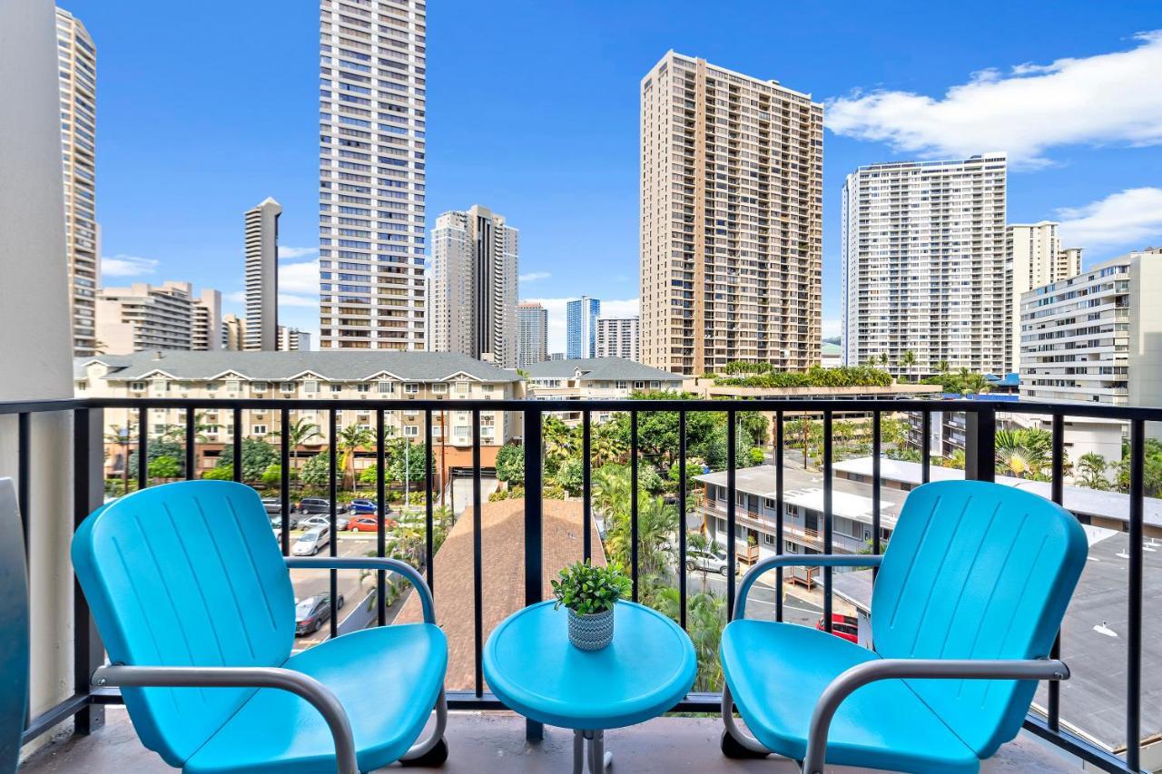 Renovated With City View At Aqua Palms Waikiki Honolulu Exterior photo