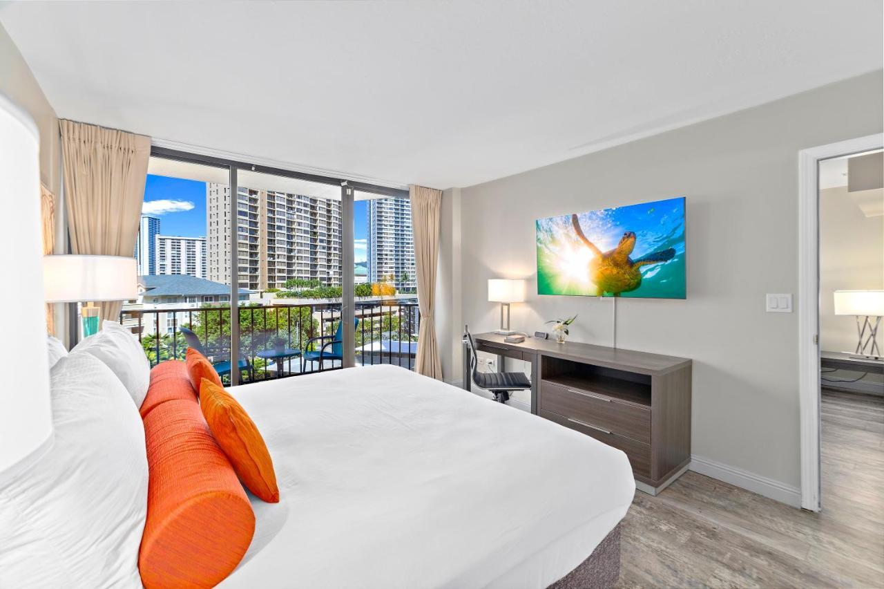 Renovated With City View At Aqua Palms Waikiki Honolulu Exterior photo