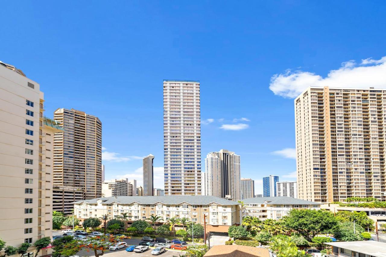 Renovated With City View At Aqua Palms Waikiki Honolulu Exterior photo