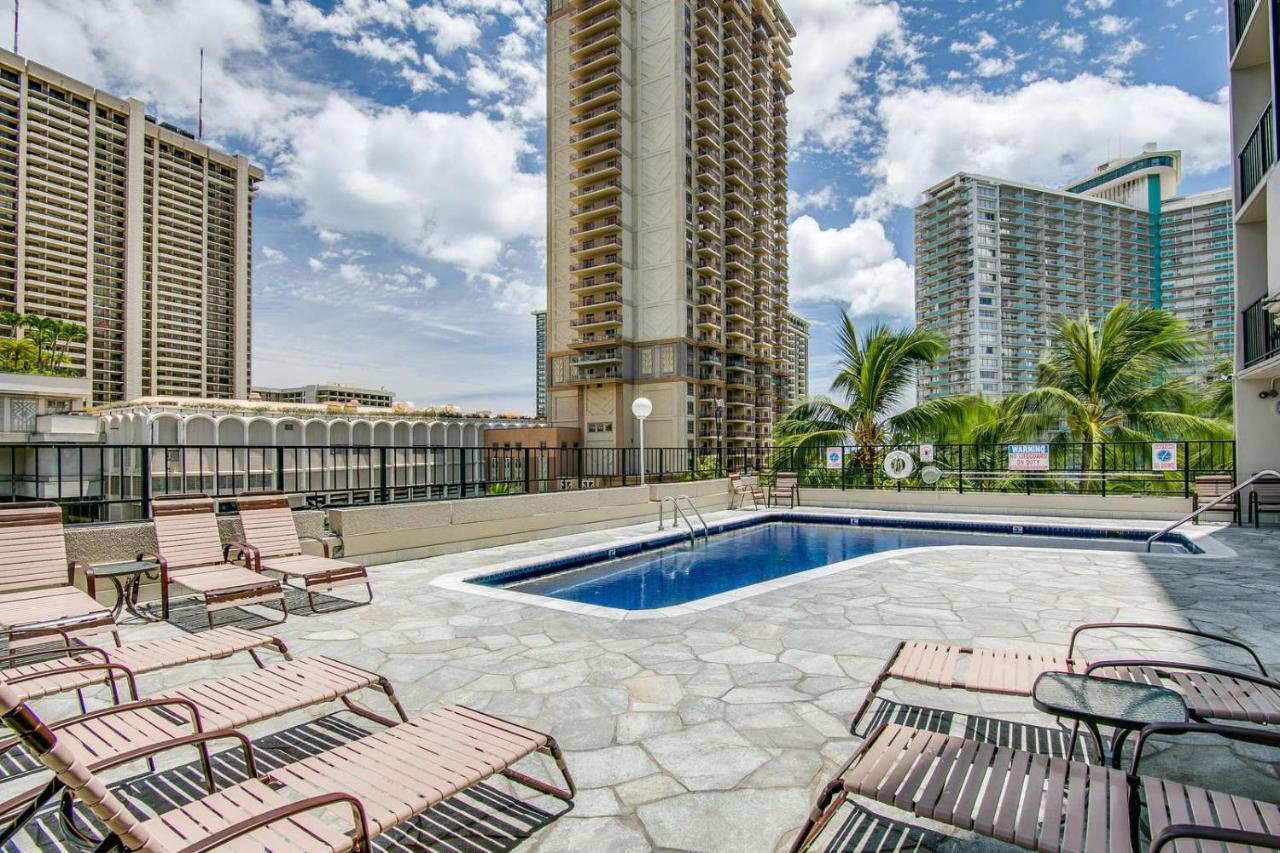 Renovated With City View At Aqua Palms Waikiki Honolulu Exterior photo