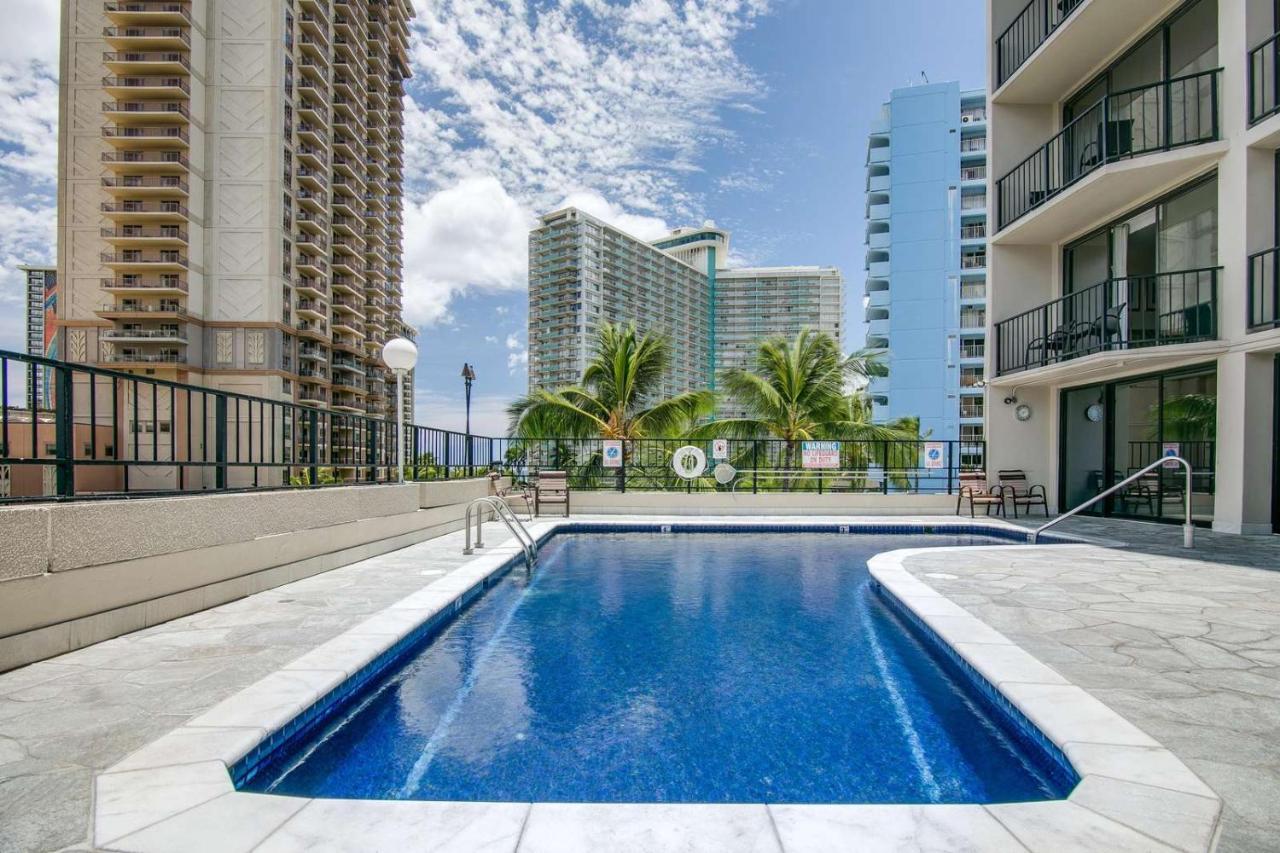 Renovated With City View At Aqua Palms Waikiki Honolulu Exterior photo