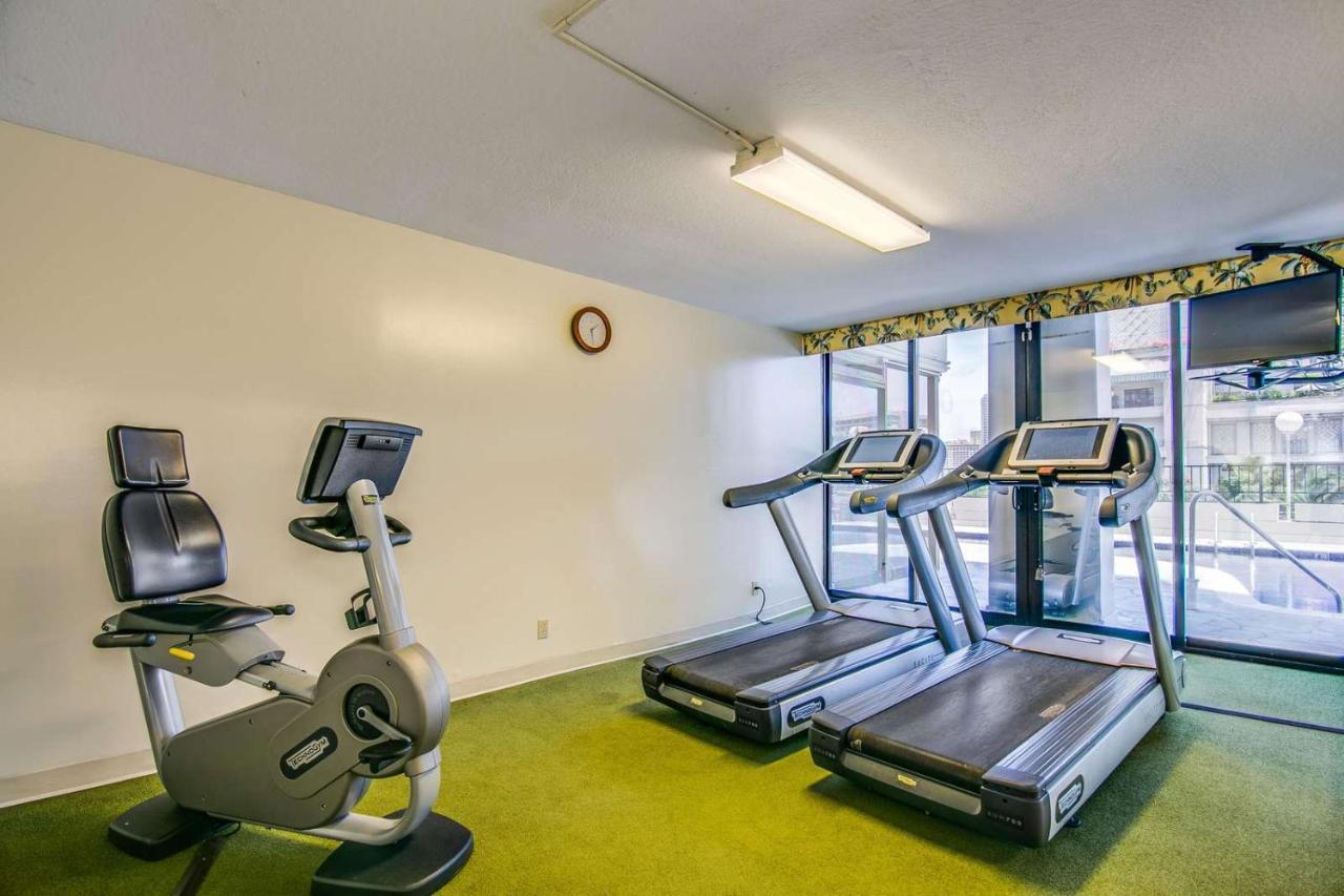 Renovated With City View At Aqua Palms Waikiki Honolulu Exterior photo